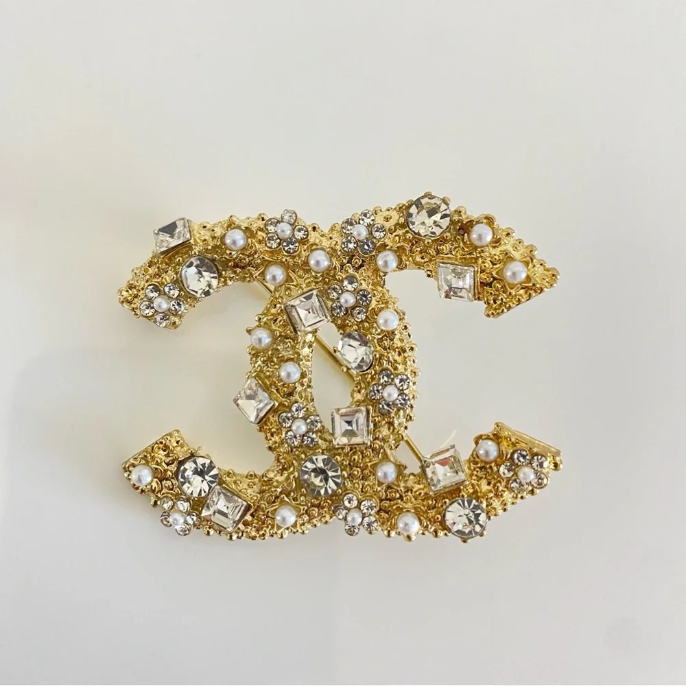 N/A elegant gold